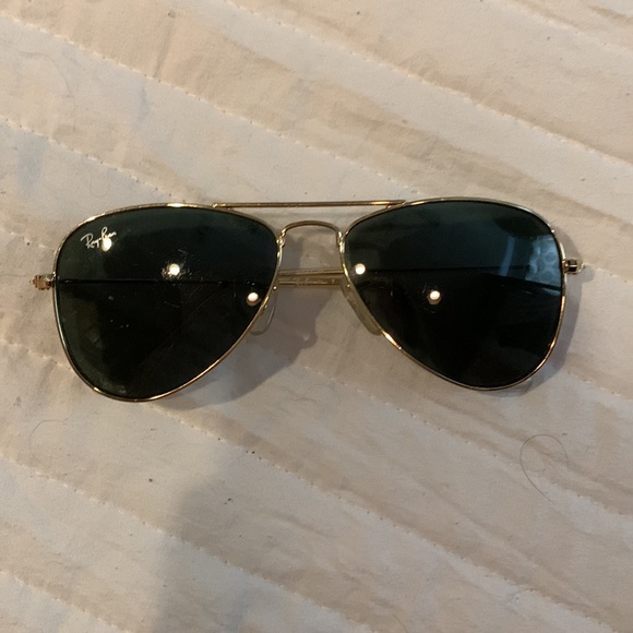 Kids Ray Ban Gold Aviators- slight scratches and comes with case - Picture 2 of 5